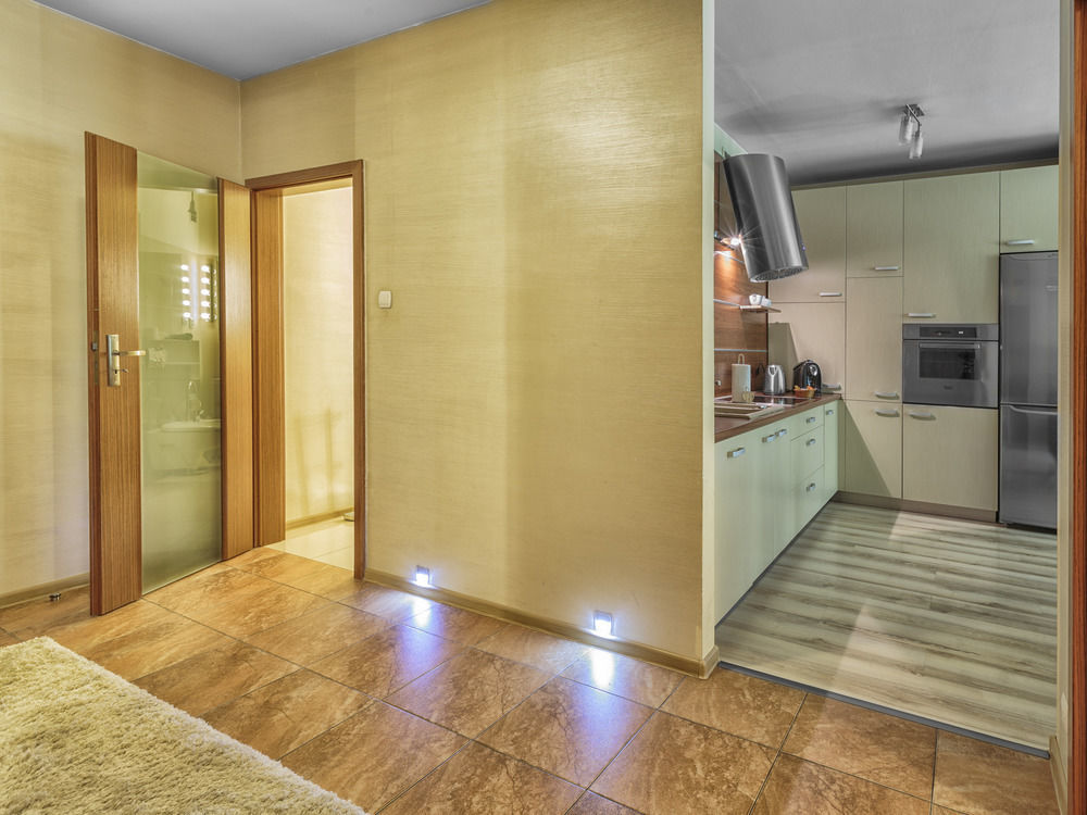 Adler Bed&Breakfast Apartment Lodz  Exterior photo